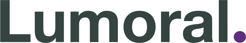 Lumoral-logotyp i svart med lila punkt.