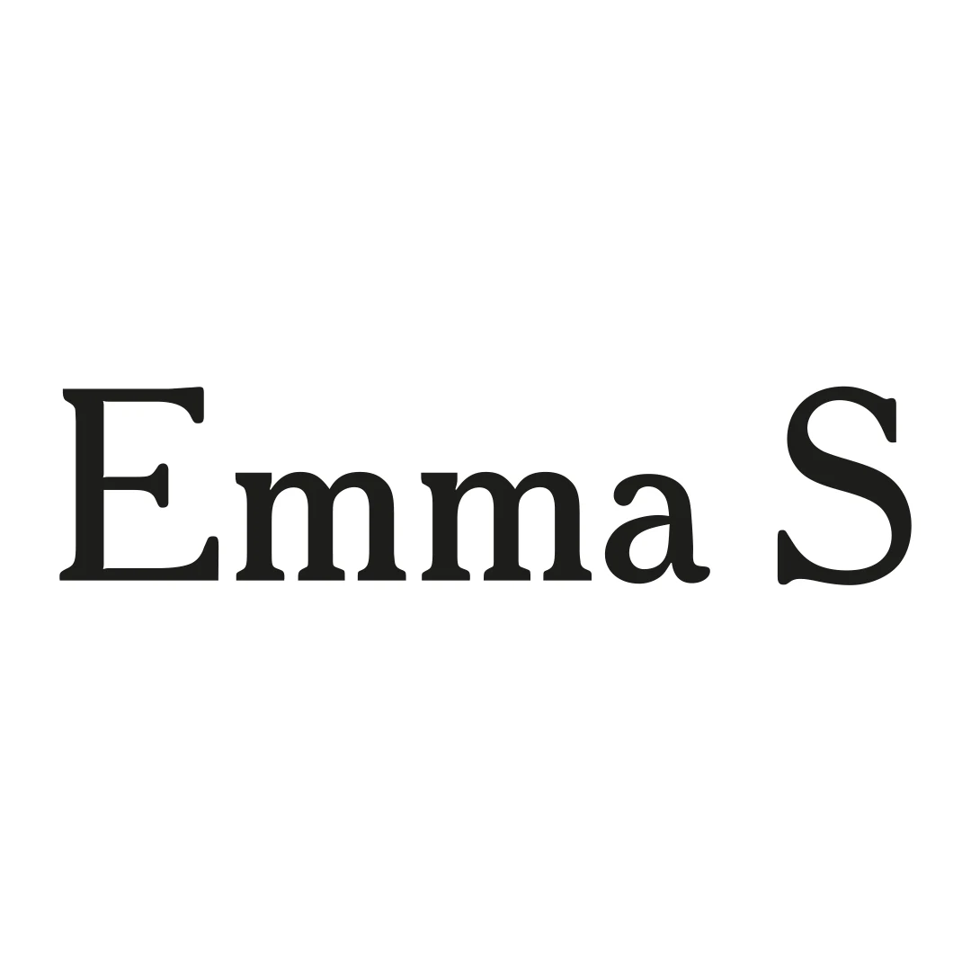 Logotyp för Emma S med svart text mot vit bakgrund.