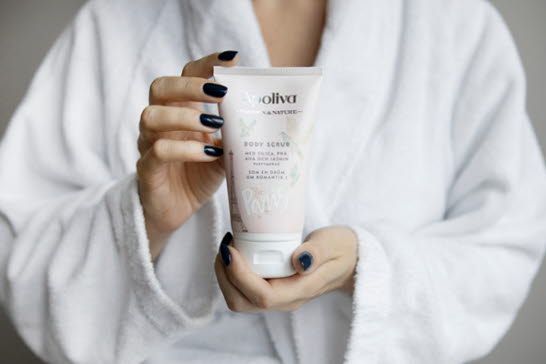 Apoliva Body Scrub med AHA-syra.