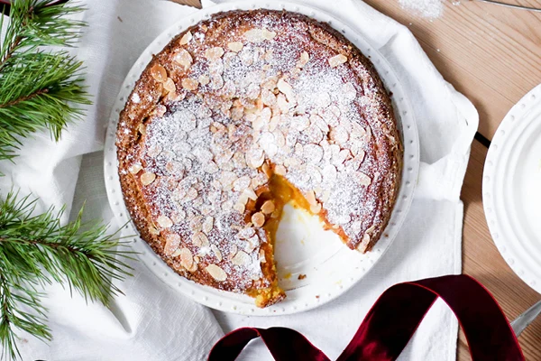 kladdkaka med saffran och vit chocklad.