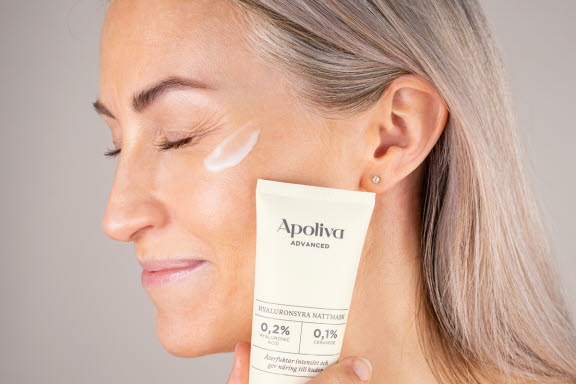 Apoliva Advanced nattmask hyaluron som innehåller hyaluronsyra och ceramider.