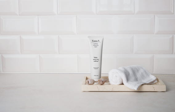 Emma S. Melting Cleansing Balm.