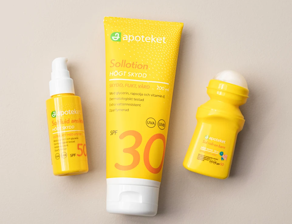 Apoteket solskydd SPF-serie på beige bakgrund.